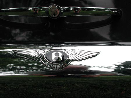 Sigle Bentley - voiture ancienne - © Norbert Pousseur