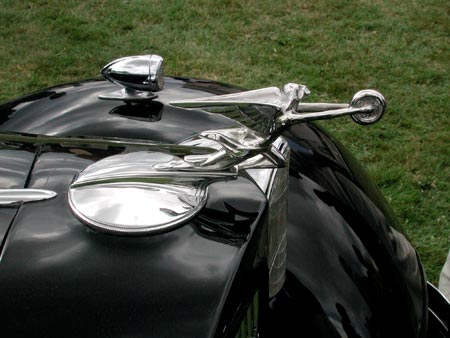 Emblème bouchon de radiateur de Packard - voiture ancienne - © Norbert Pousseur