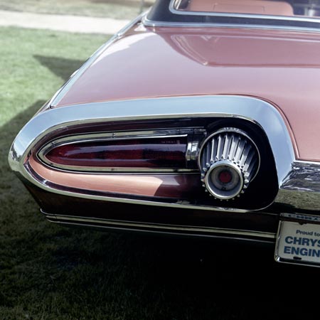 Feux arrières de Chrysler - voiture ancienne - © Norbert Pousseur