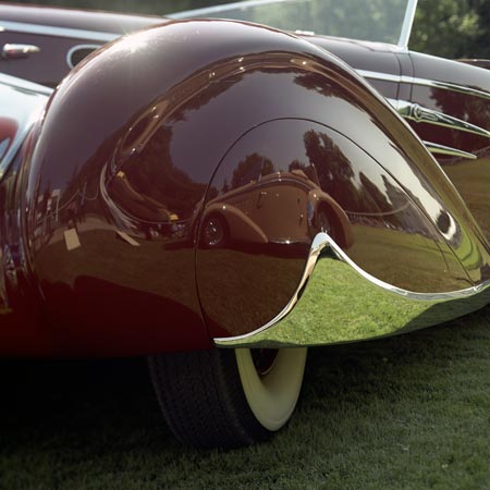 Aileron en rond de bosse de Delahaye - voiture ancienne - © Norbert Pousseur