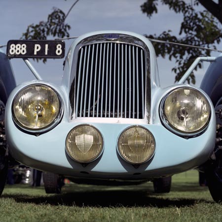 Calandre et phares de Delage - voiture ancienne - © Norbert Pousseur