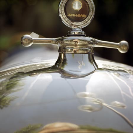 Bouchon d'Amilcar - voiture ancienne - © Norbert Pousseur