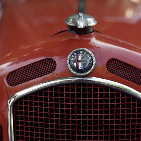 Alfa Romeo rouge - voiture ancienne - © Norbert Pousseur