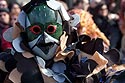 Tête d'oiseau aux yeux rouges - carnaval 2010 Zurich - © Norbert Pousseur