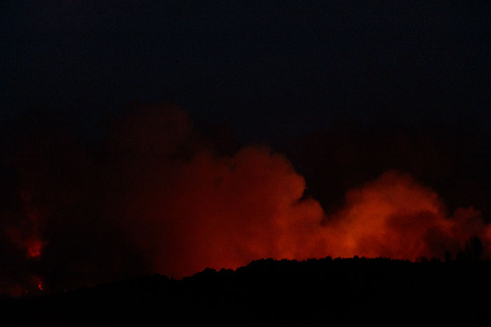 Incendie nocturne à l'horizon -  © Norbert Pousseur