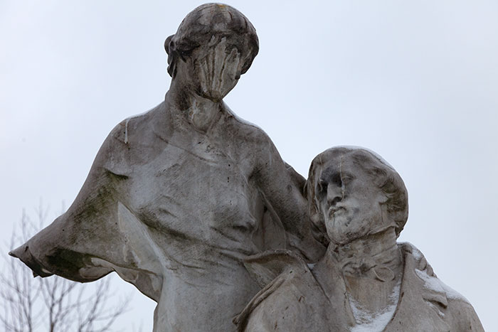 Alfred de Musset et sa muse, en statue - © Norbert Pousseur Alfred de Musset et sa muse, en statue - © Norbert Pousseur