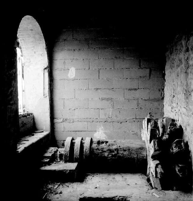 Grand axe mécanique de moulin à eau -  © Norbert Pousseur