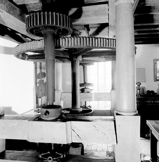 Corps de mécanisme de moulin à eau -  © Norbert Pousseur