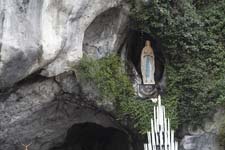 Pélerins à Lourdes - © Norbert Pousseur - canon400da__1395