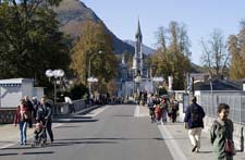 Pélerins à Lourdes - © Norbert Pousseur - canon400da__1587